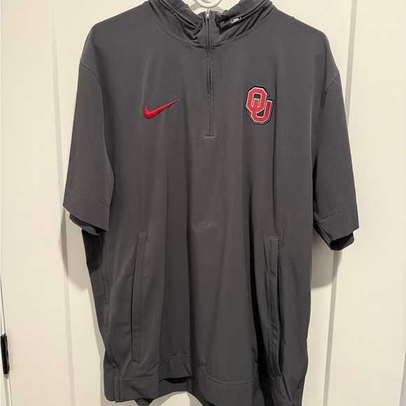 Nike Men’s Oklahoma Sooners Coaches Half-Zip Short Sleeve Jacket - Size L - Picture 1 of 4